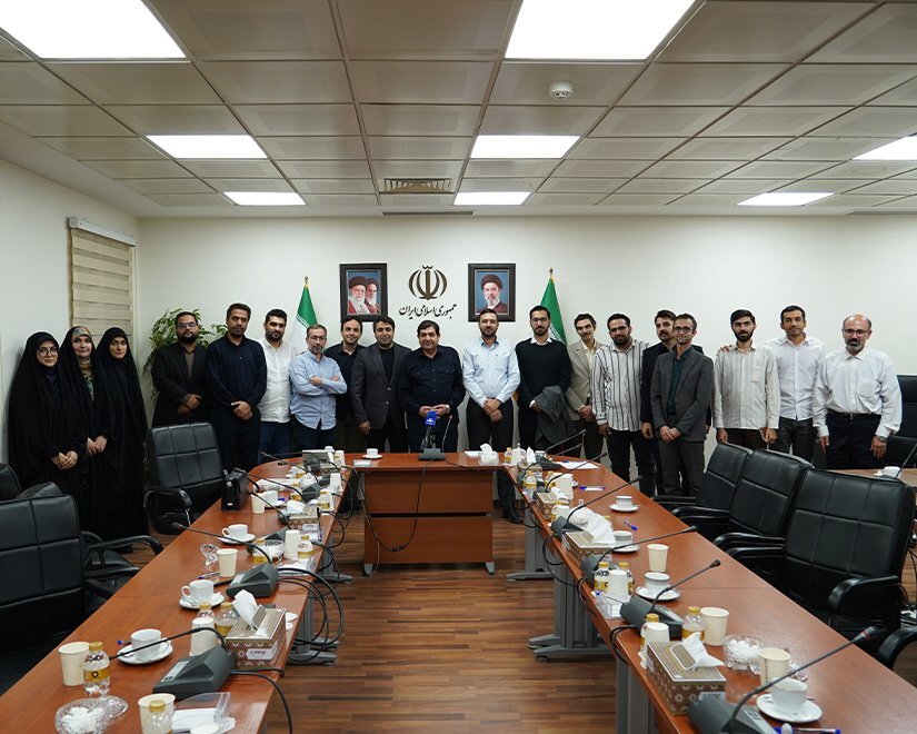 حضور عضو هیأت علمی پژوهشکده علوم زمین در دیدار نخبگان جوان کشور با مشاور و دستیار رهبری