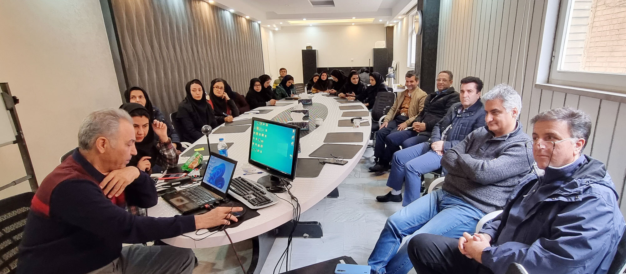 برگزاری وبینار برداشت و تهیه نقشه‌های زمین‌شناسی در مقیاس‌های مختلف